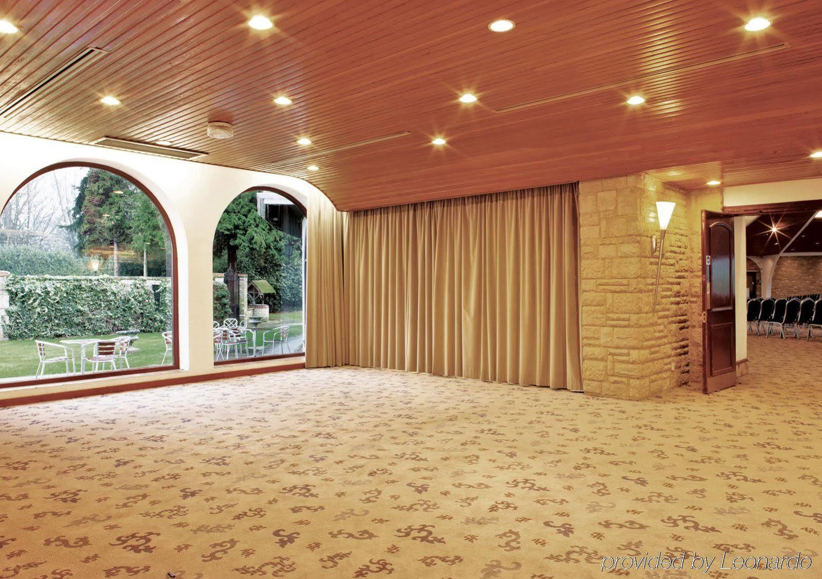 国敦埃芬汉盖特威克酒店 Copthorne  设施 照片