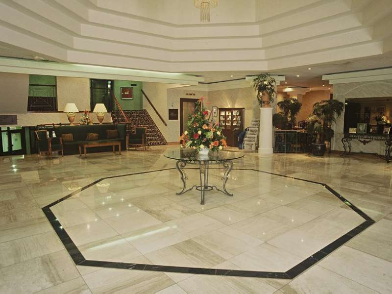 国敦埃芬汉盖特威克酒店 Copthorne  外观 照片